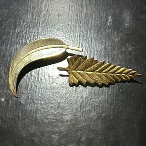 Vintage Gold Tone Leaf Brooch Bundle - Lot of 2